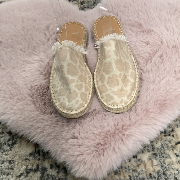 Splendid Espadrilles Cheetah Mules - Picture 2 of 9